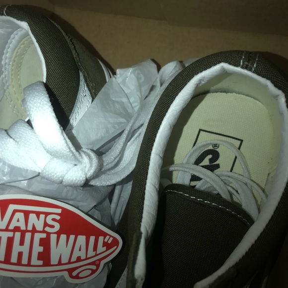 OLIVE GREEN VANS - Picture 3 of 4